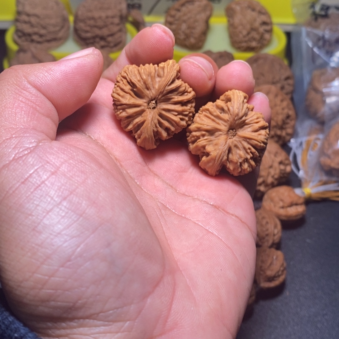 空***度核桃文玩核桃南疆石有黄，005