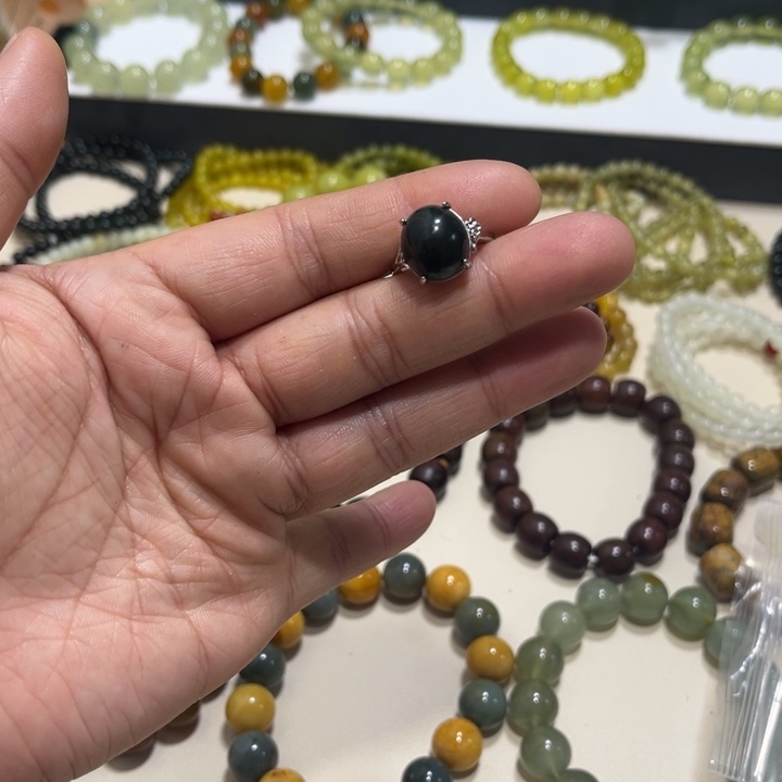 蛇纹石玉未镶嵌手链