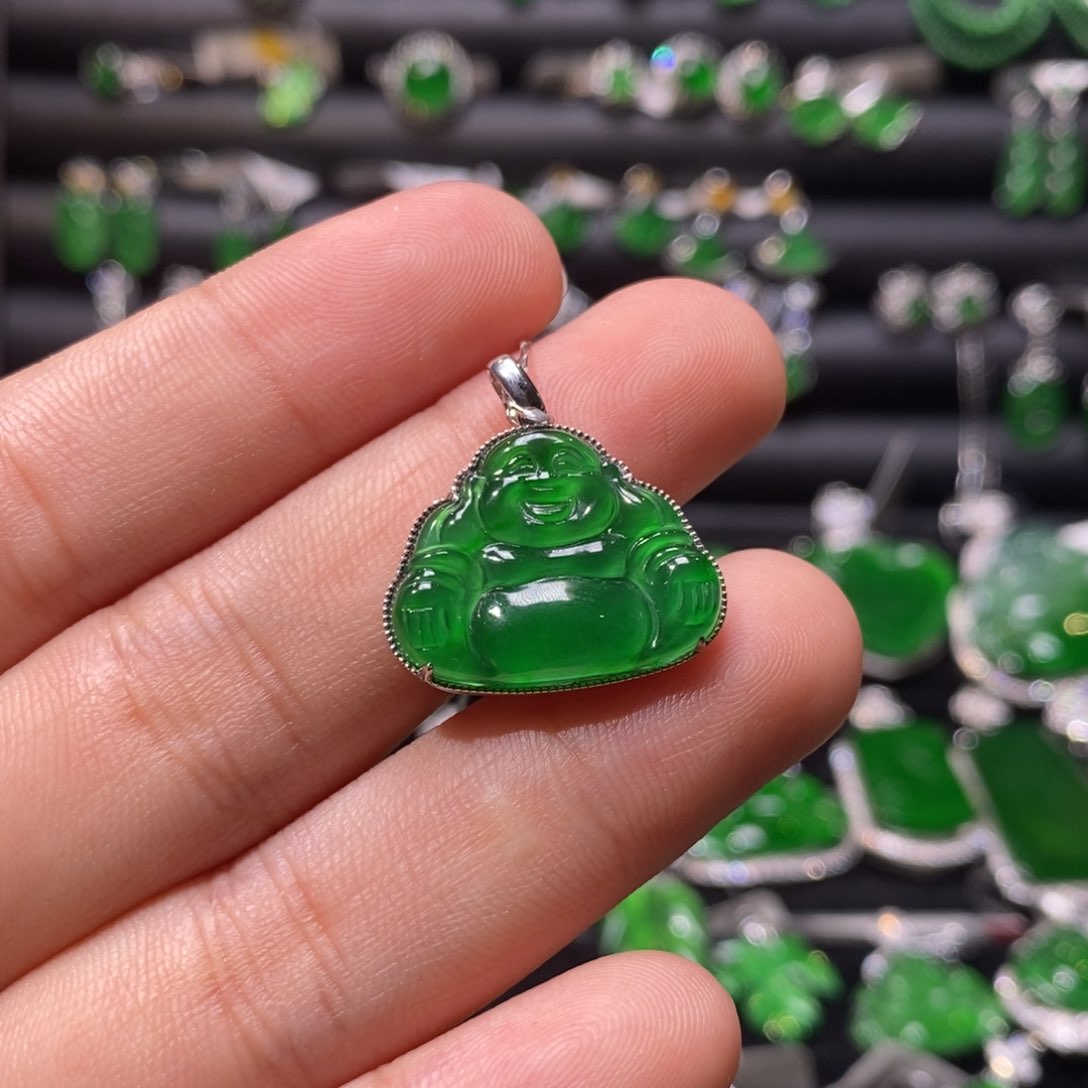 翡翠颈饰18K金镶嵌天然翡翠