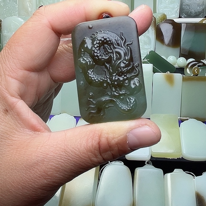 颈饰未镶嵌和田玉