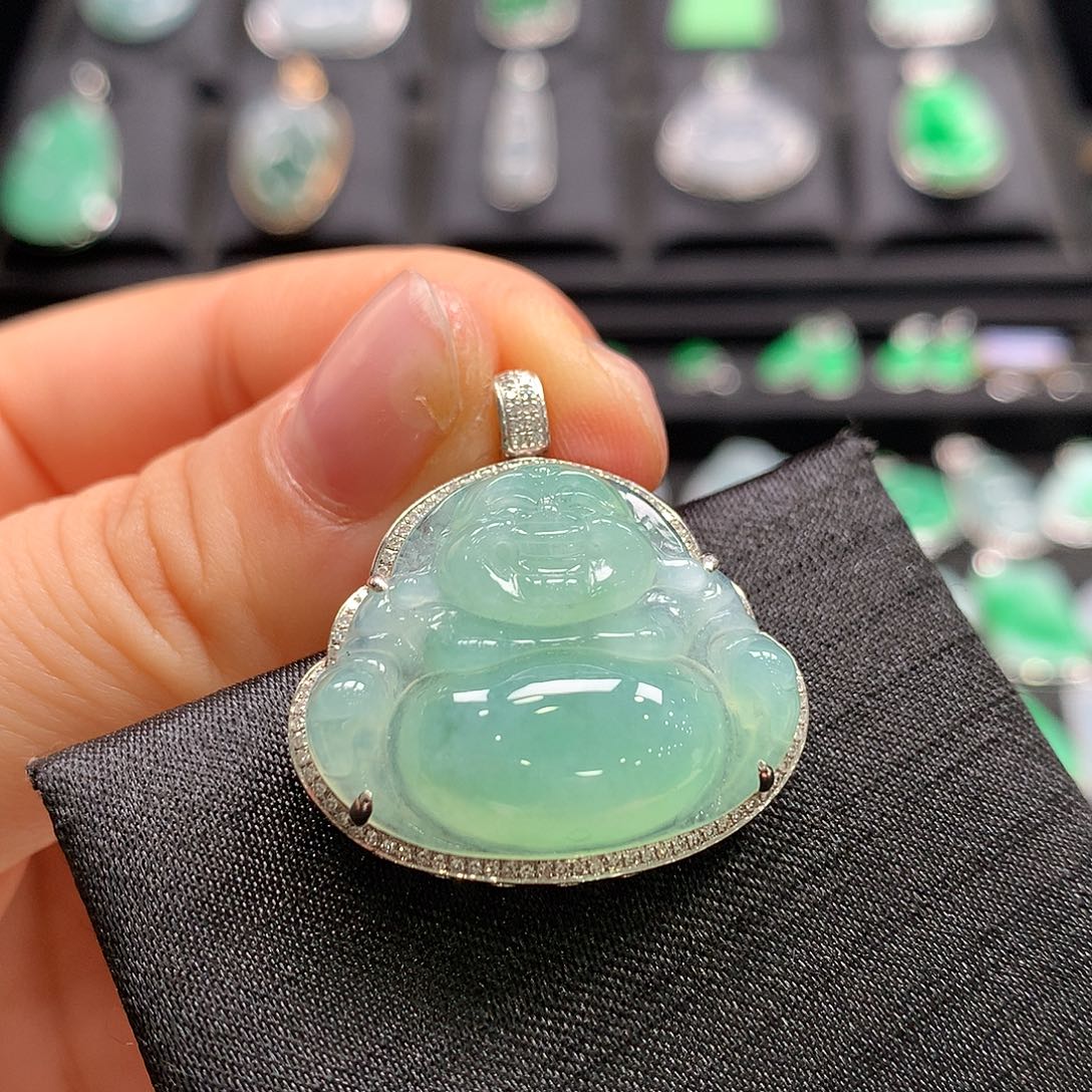 翡翠18K金镶嵌颈饰佛公