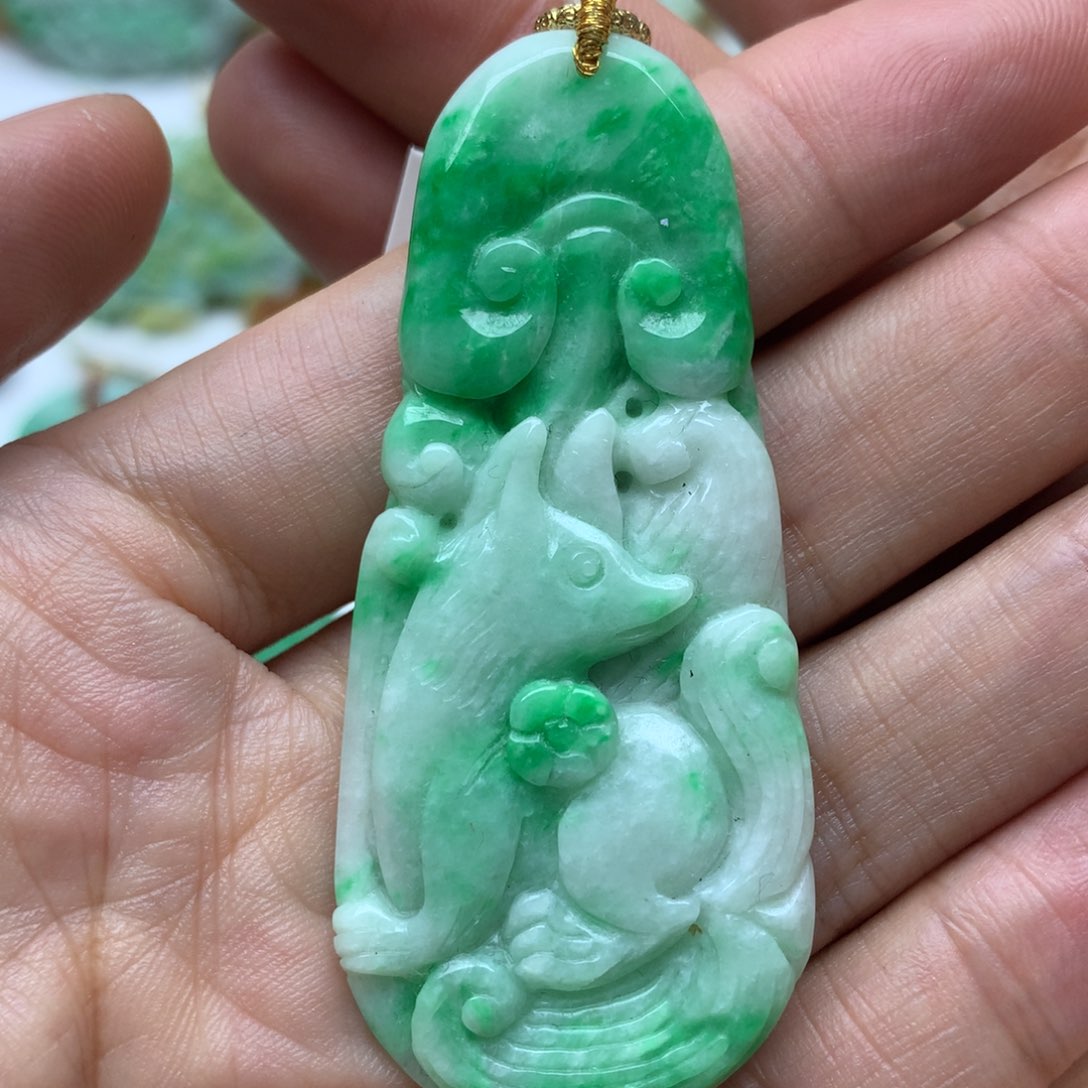 翡翠颈饰未镶嵌翡翠
