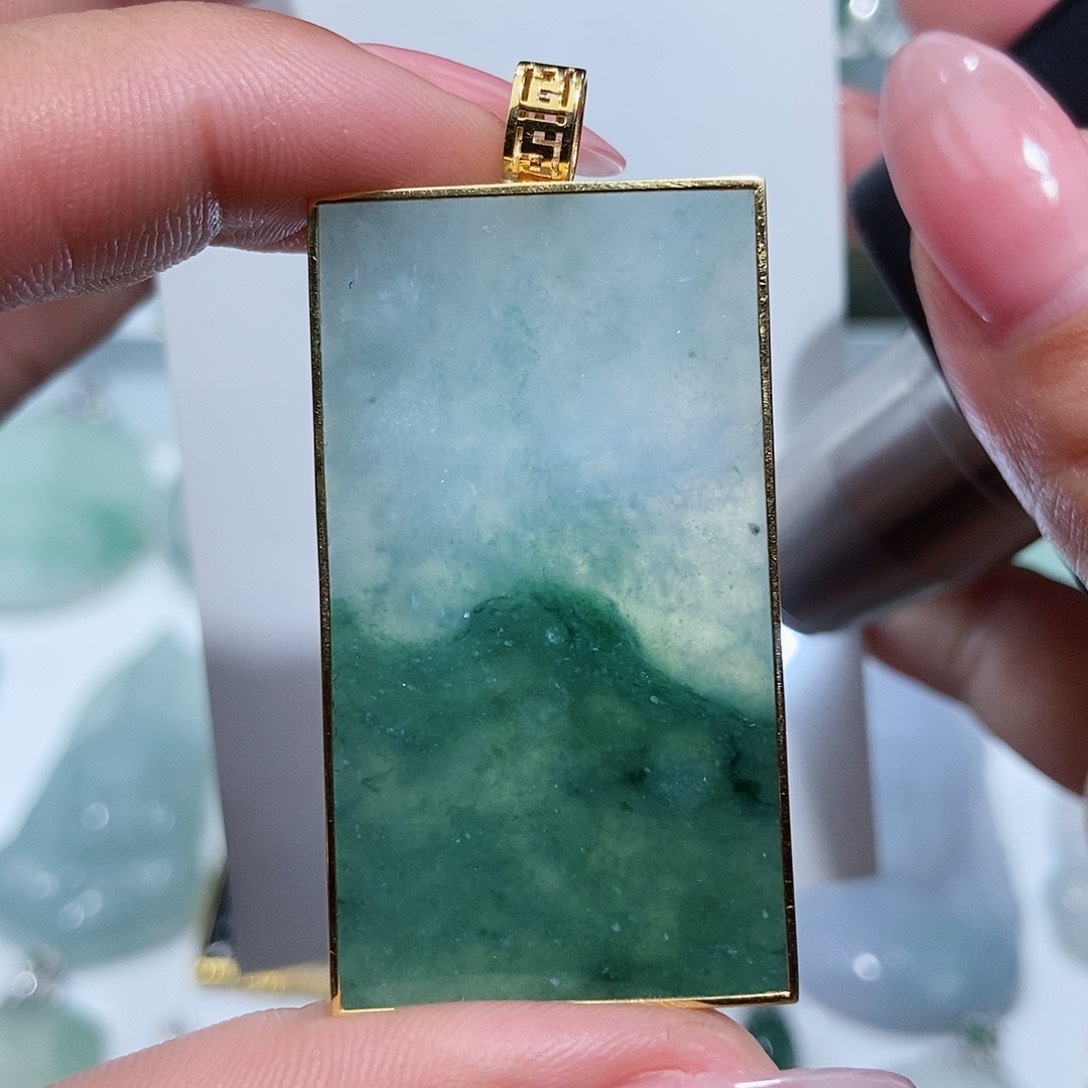 翡翠颈饰18K金镶嵌缅甸