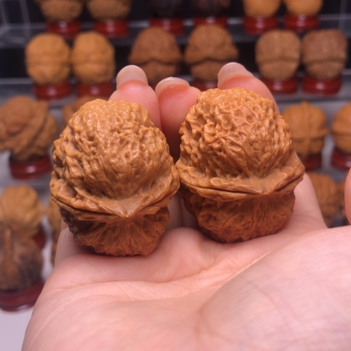 文玩核桃吊坠39卧龙元宝蟾