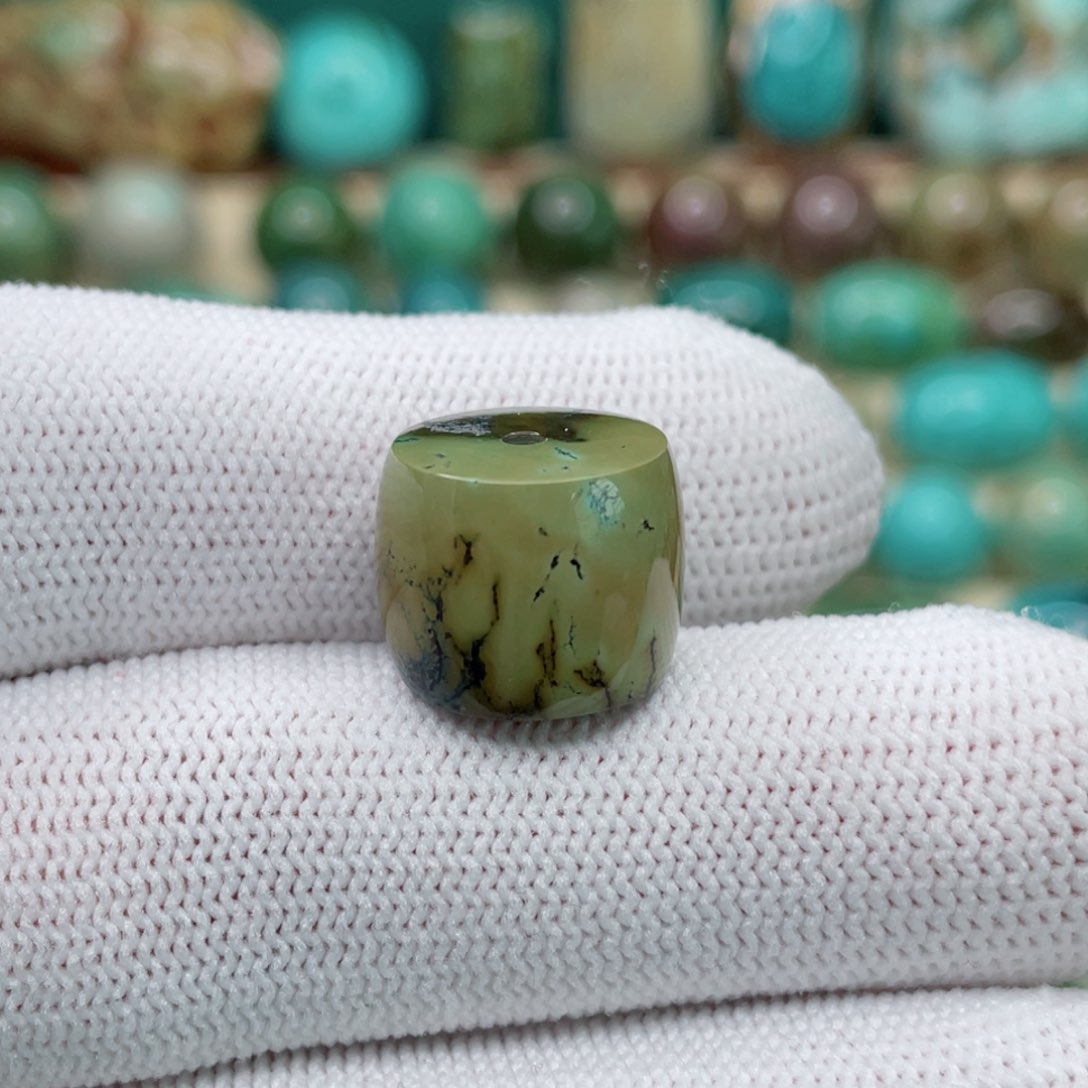 未镶嵌绿松石颈饰