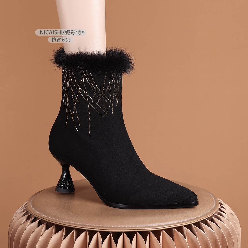 2025年新款欧美中跟韩系尖头绒面短靴加绒时尚显瘦百搭女靴子3647