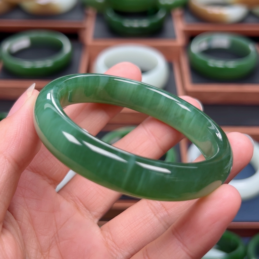 未镶嵌手镯和田玉（碧玉）