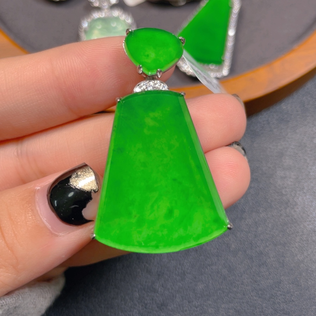 翡翠银S925镶嵌颈饰jjjj