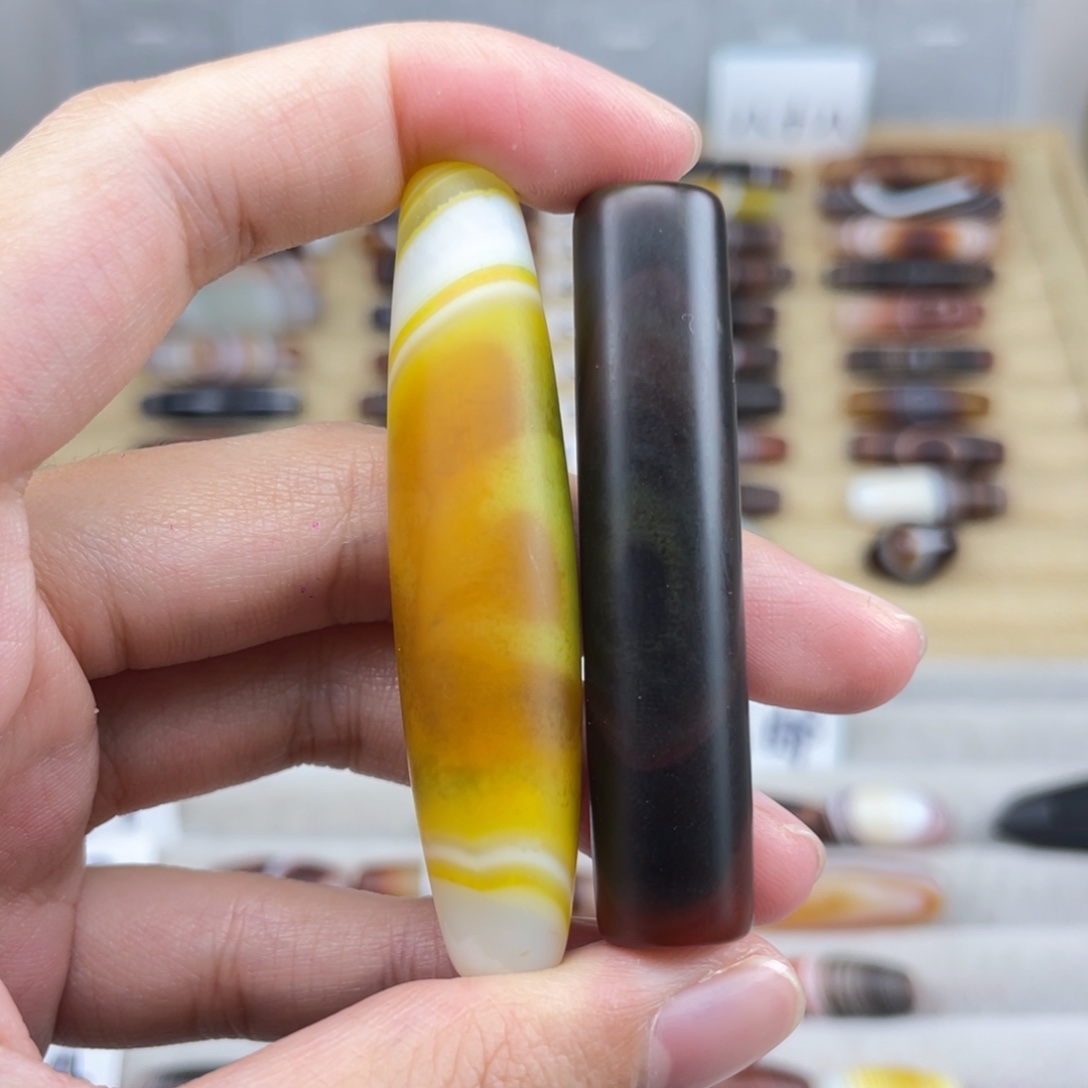 陈***哥玛瑙/玉髓合金颈饰