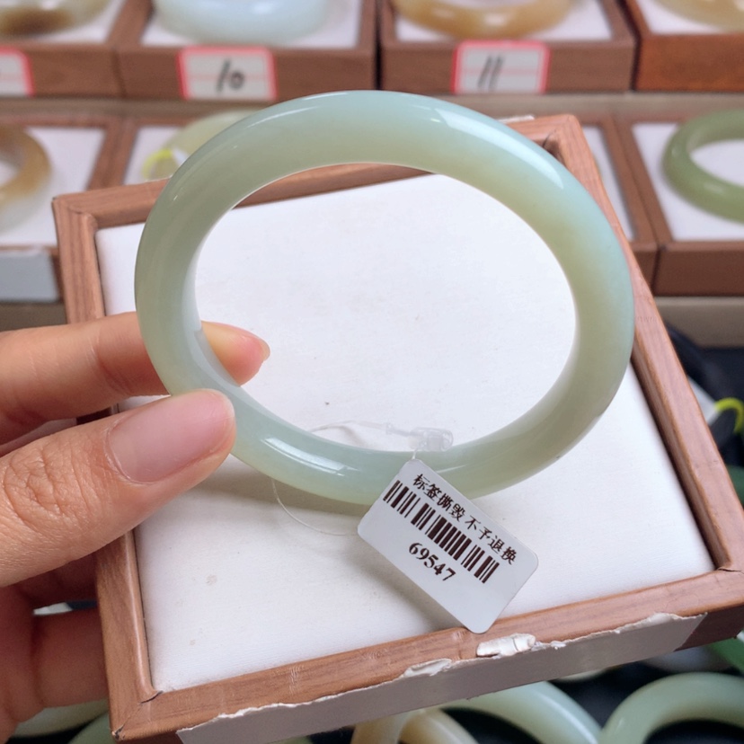 【闪购商品】和田玉手镯未镶嵌54