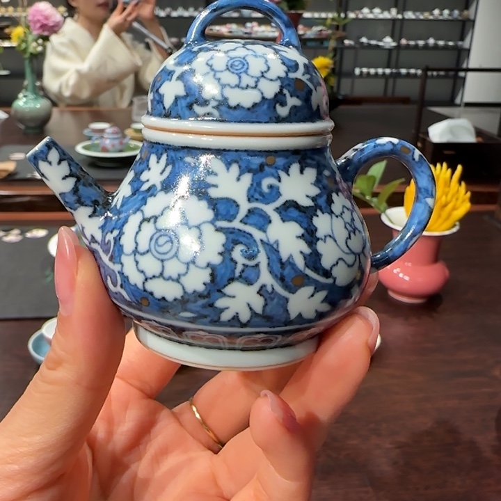 南山雪堂蓝底牡丹小宫灯