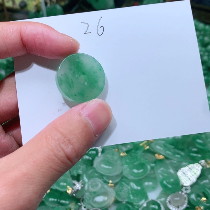 石英质玉颈饰未镶嵌