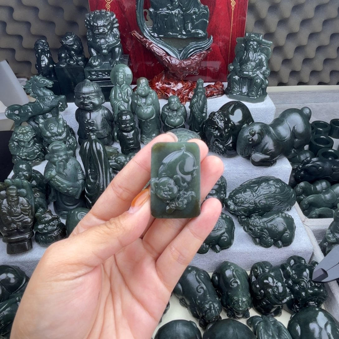 和田玉（糖玉）未镶嵌颈饰