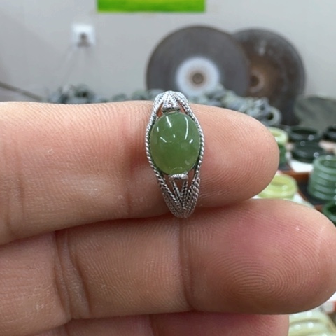 和田玉手镯未镶嵌锦*卫