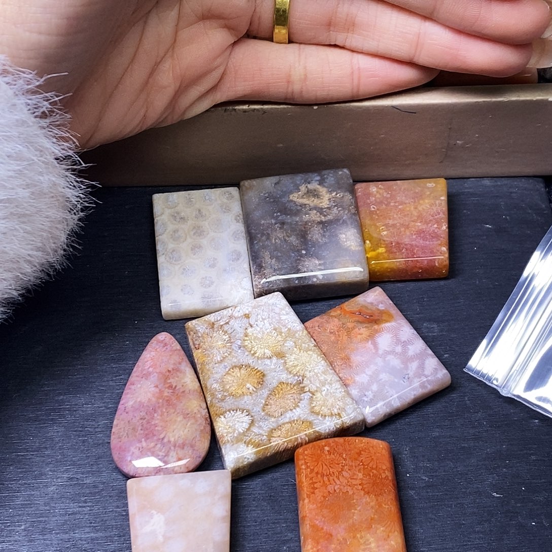 下***空查罗石合金颈饰吊坠