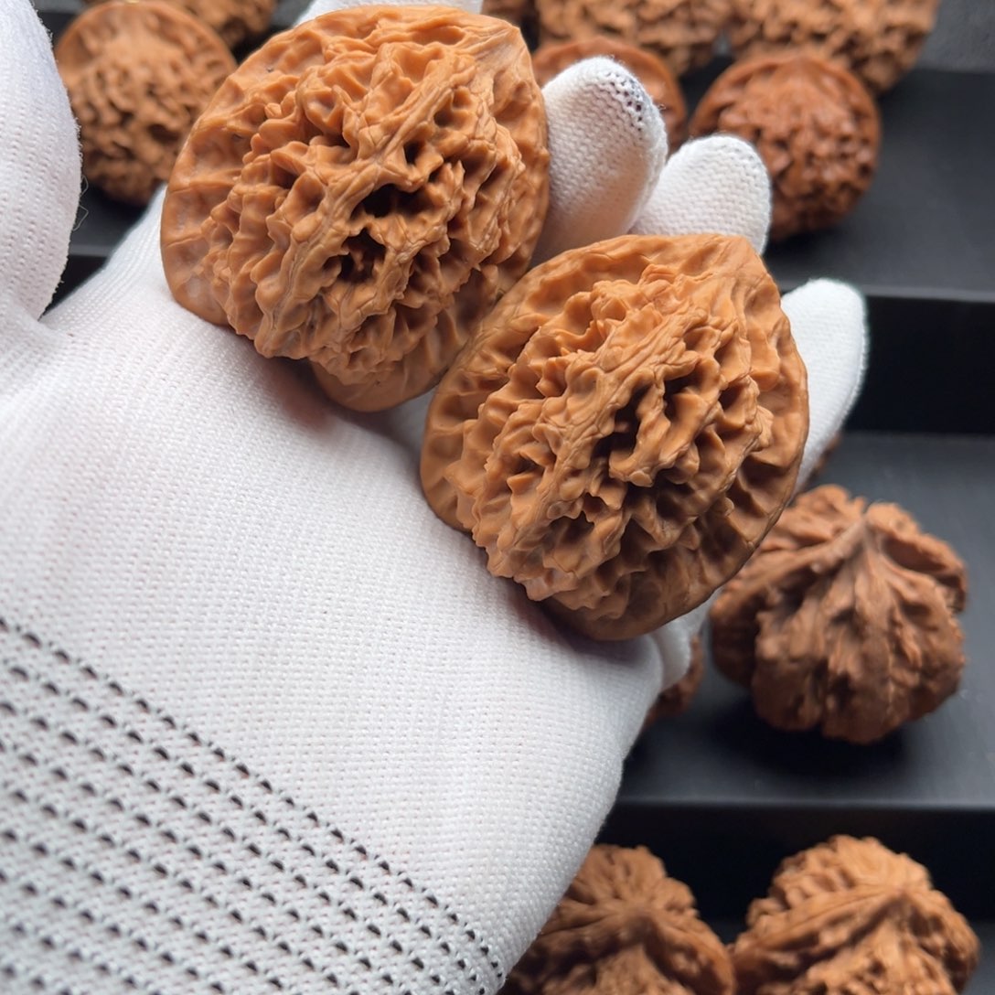 我***头文玩核桃把件大龙纹