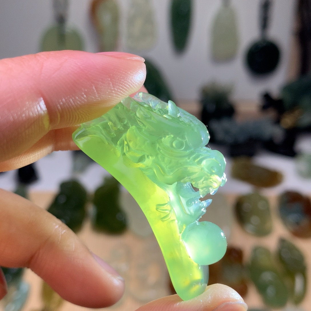 岫玉手牌龙头未镶嵌