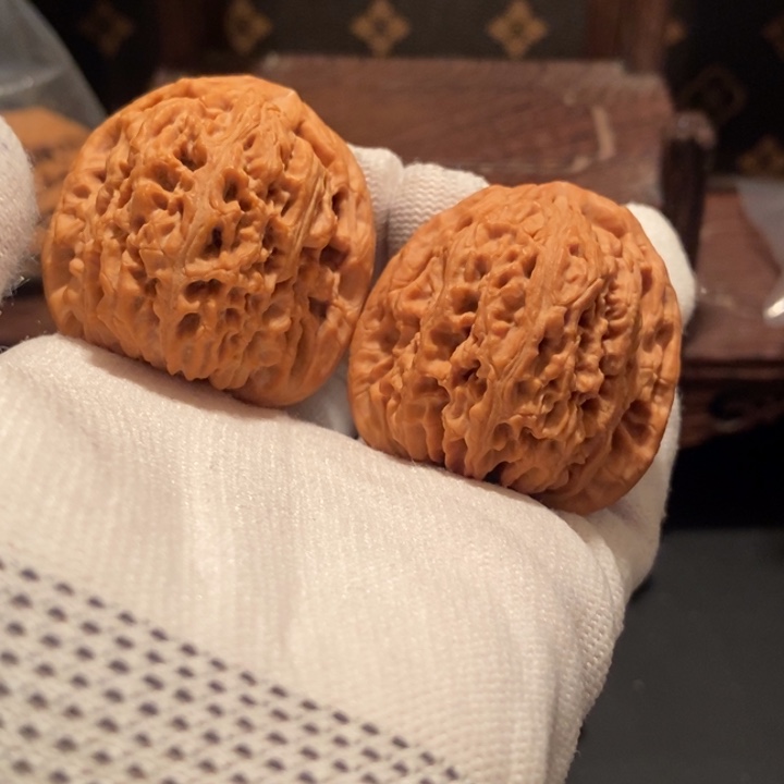 文玩核桃把件?****奶南疆石