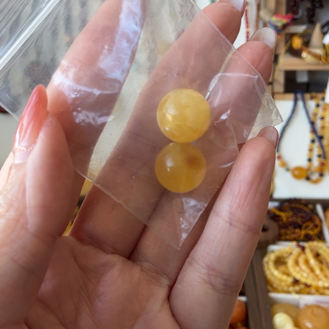 主***～琥珀未镶嵌颈饰单珠子