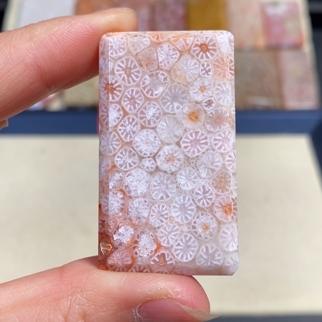 硅化玉未镶嵌吊坠粉玻璃花