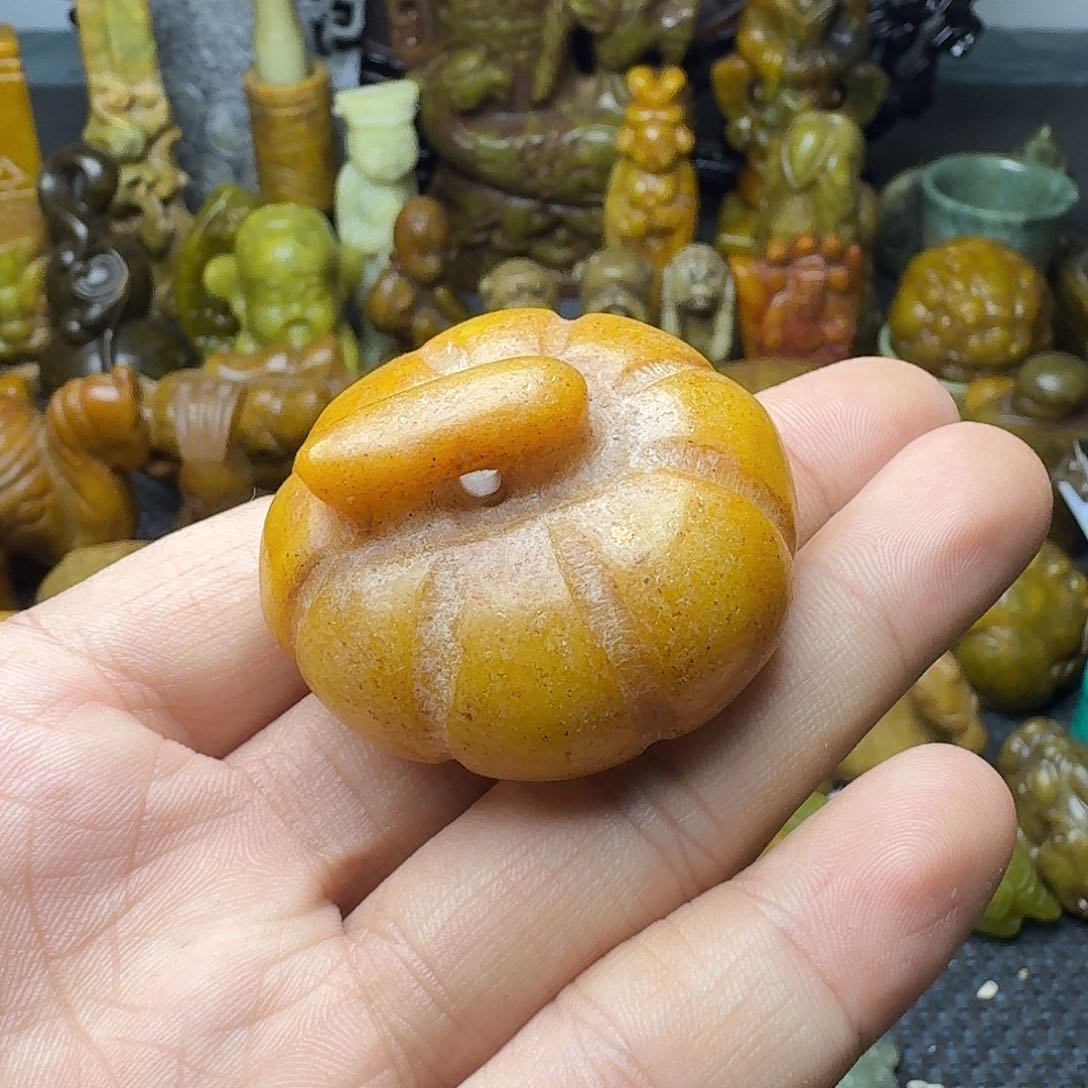 白玉菩提吊坠。。。