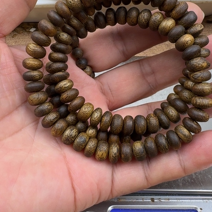 吃***的手串沉香金沙叶手串16克加