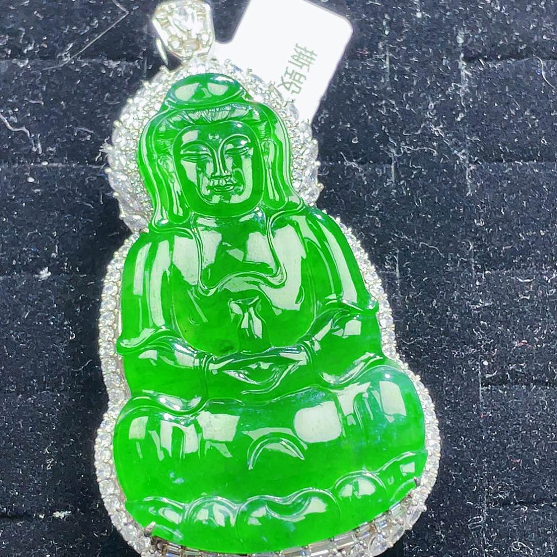 翡翠颈饰未镶嵌100，