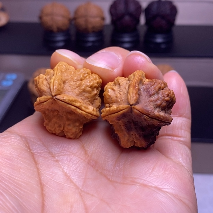 把件文玩核桃三楞金蟾塔64