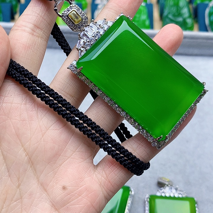 玛瑙/玉髓未镶嵌吊坠