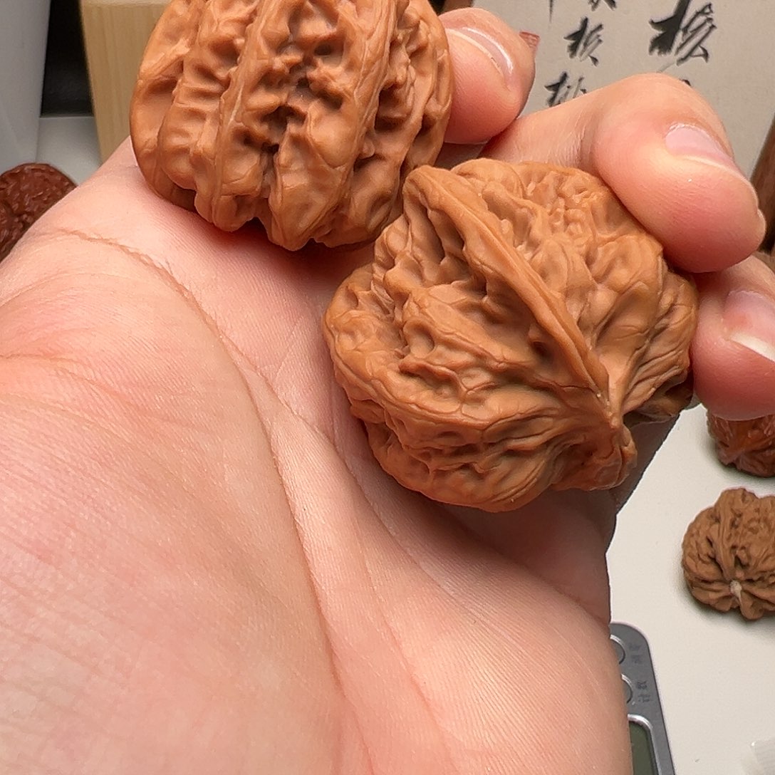 随***缘吊坠文玩核桃玉柱