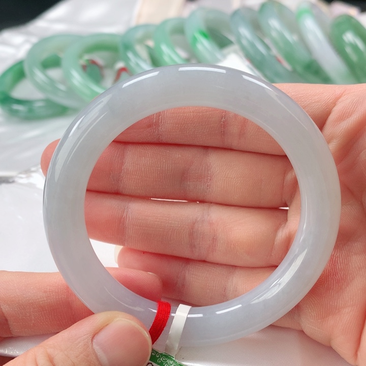 翡翠手镯未镶嵌缅甸A货翡翠手镯