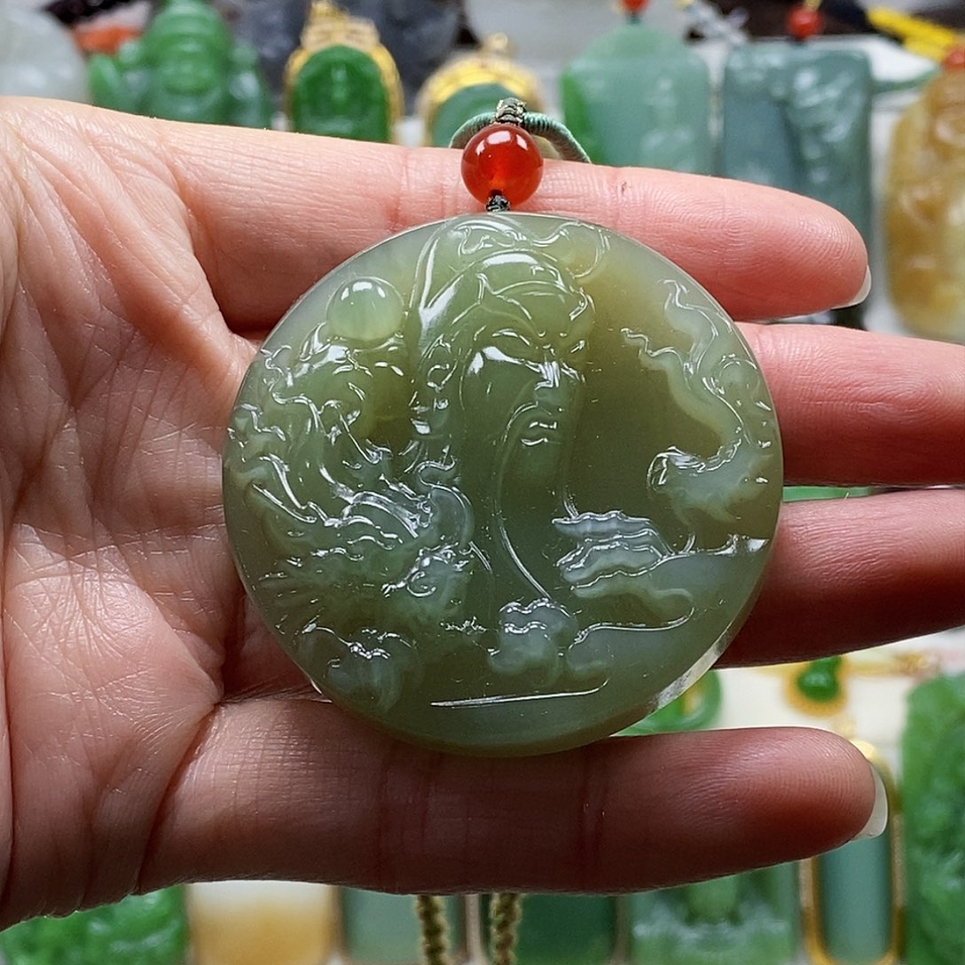 和田玉颈饰未镶嵌有****人