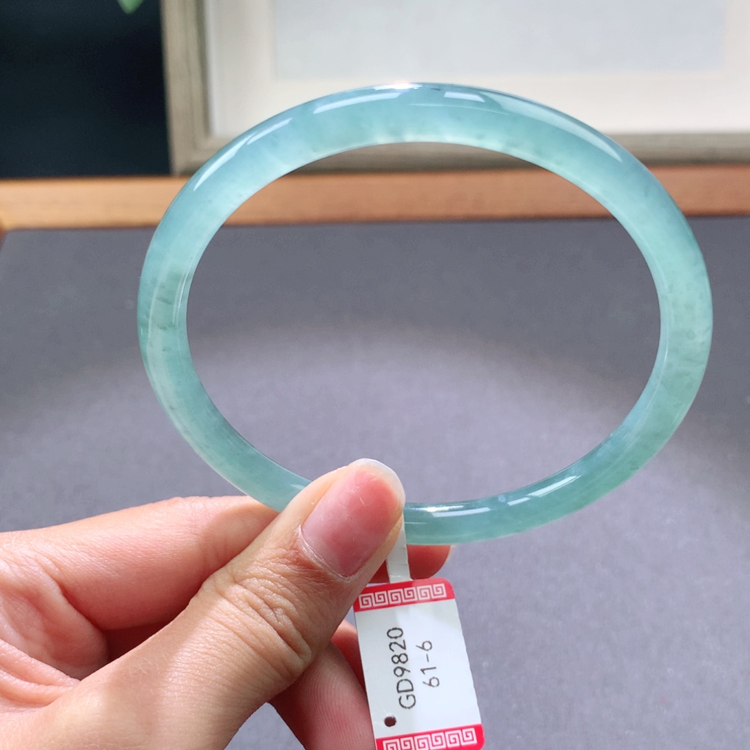 翡翠手镯未镶嵌天然翡翠手镯叮当镯