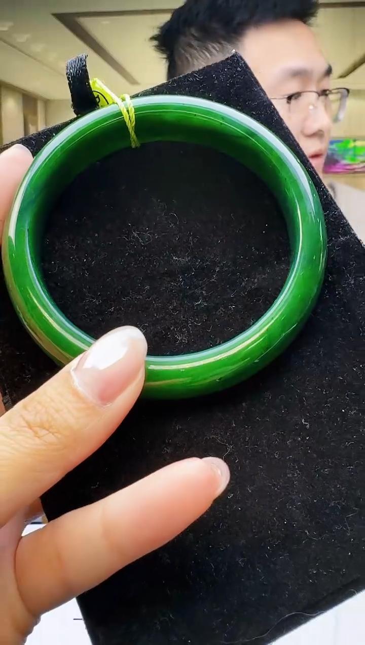 玉届匠心天然和田玉手镯（拍一发一）