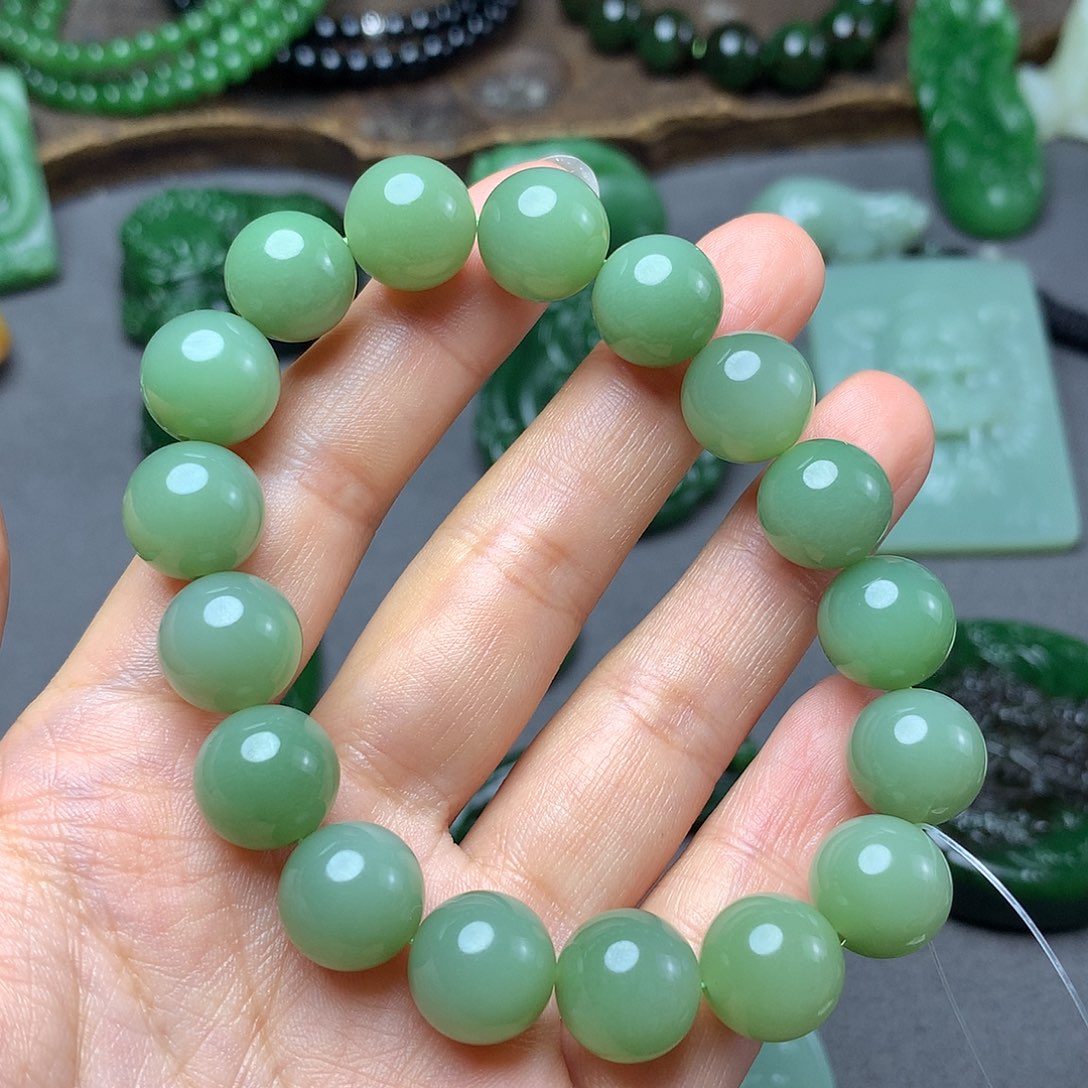 和田玉颈饰未镶嵌手串