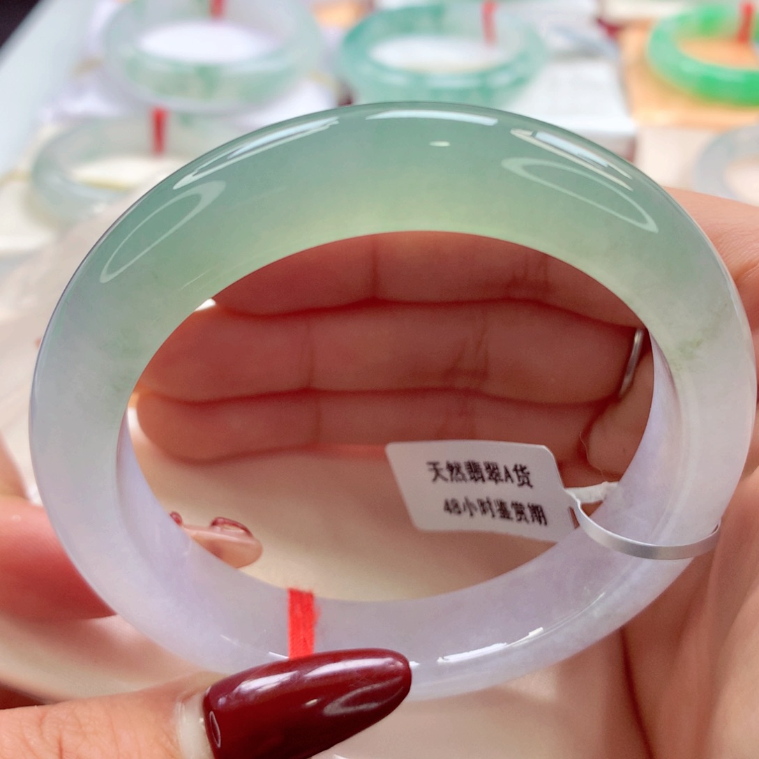 翡翠手镯未镶嵌师妹