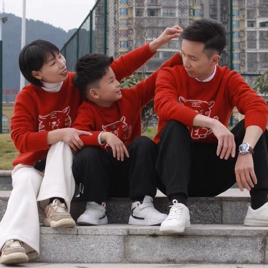 100％超细纯羊毛毛衣红色小老虎提花针织上衣羊毛衫男女款亲子装
