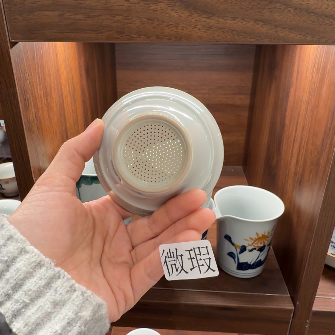 釉下手绘茶具微瑕