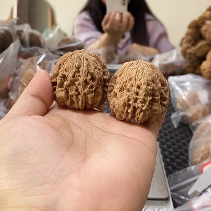 文玩核桃吊坠暴雪38