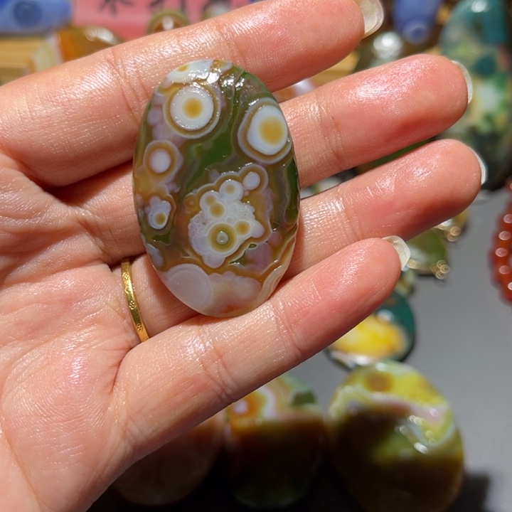 刘***排玛瑙/玉髓未镶嵌颈饰