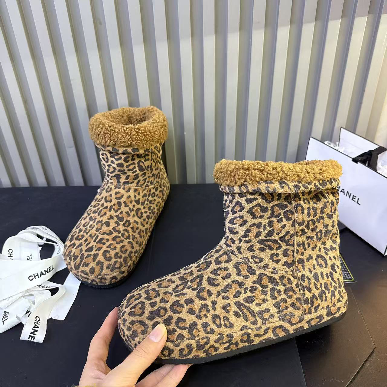 时尚雪地靴休闲风豹纹低跟冬季短靴女鞋靴子