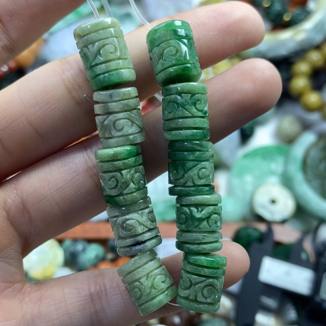 翡翠未镶嵌颈饰l****k吊坠