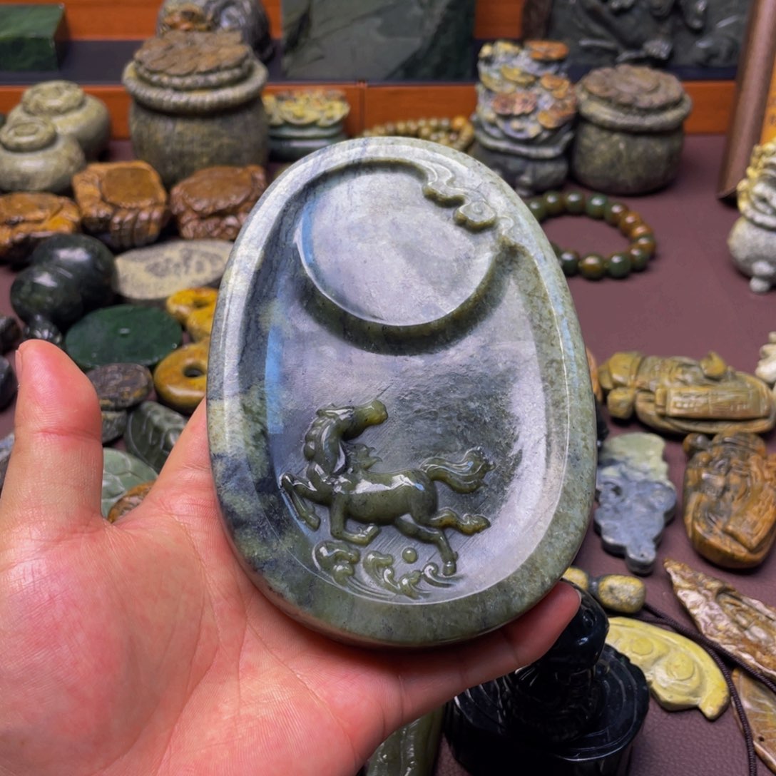 【闪购商品】未镶嵌岫岩河磨玉（透闪石质玉）挂件