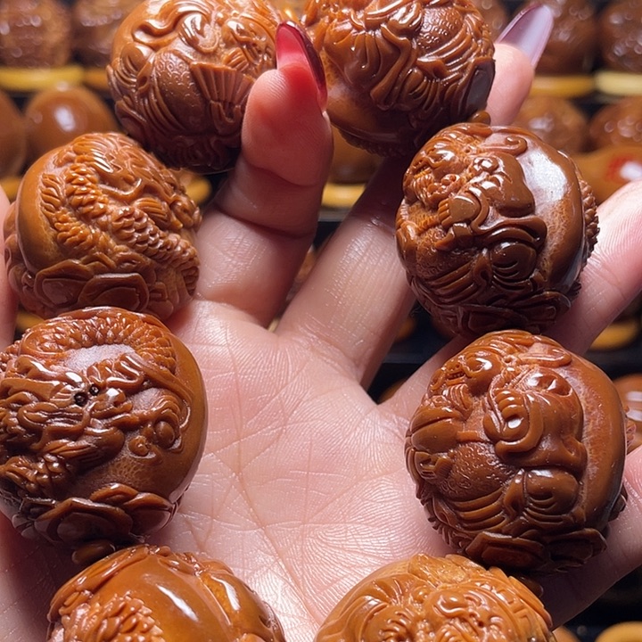 小***9橄榄核把件橄榄雕刻