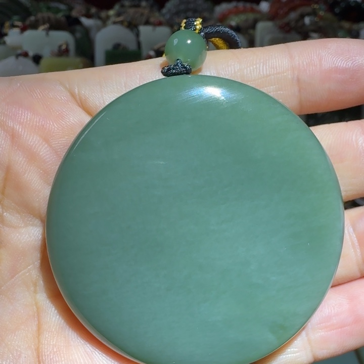 和田玉未镶嵌颈饰鸭蛋青平安扣