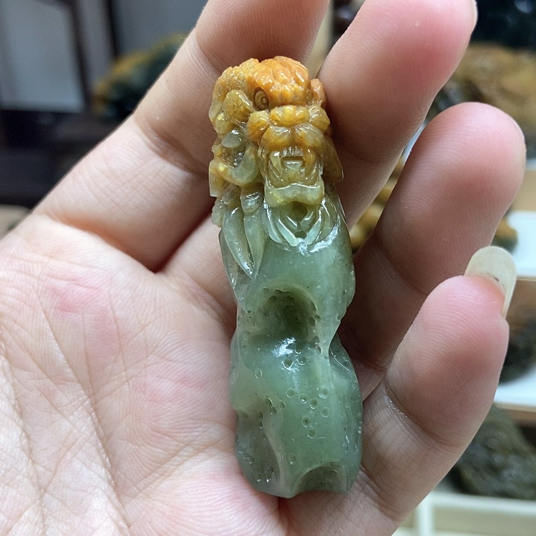 岫岩河磨玉（透闪石质玉）把件未镶嵌