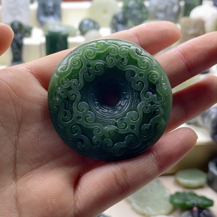 和田玉颈饰未镶嵌执***年