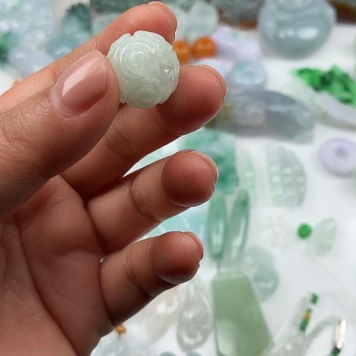 翡翠未镶嵌颈饰纯A