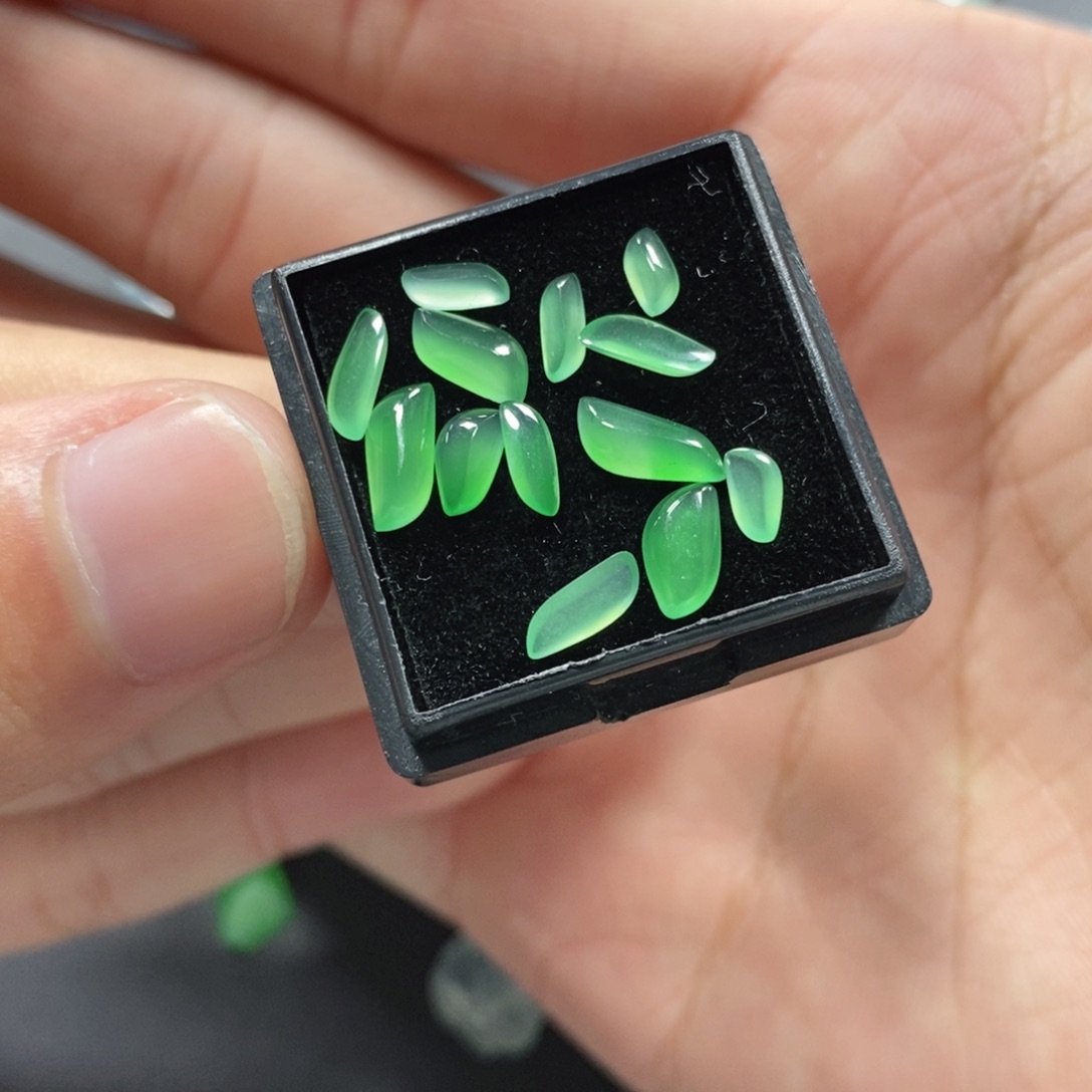 翡翠挂件未镶嵌翡翠珠宝翡翠珠宝