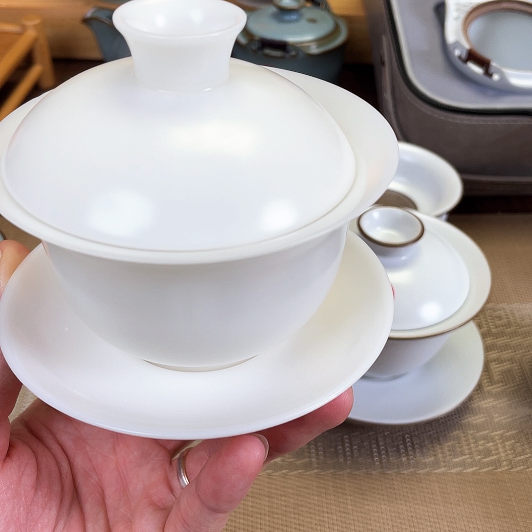 瓷片。。。。。。。。。。。。。。。。